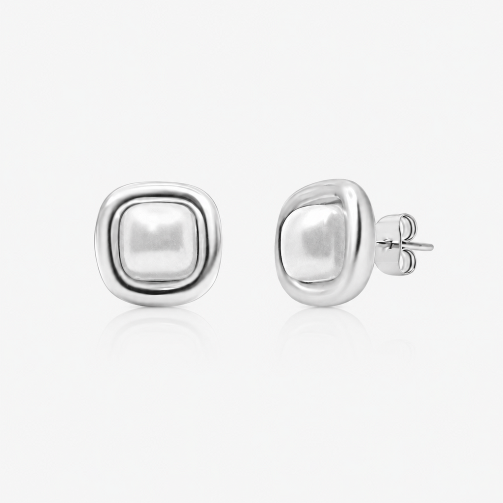 Daisy Dreams Pearl Earrings