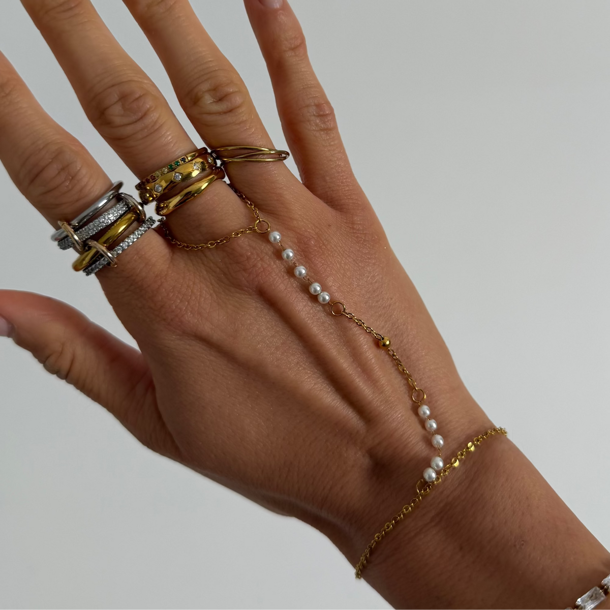 Pearly Yours Hand Chain